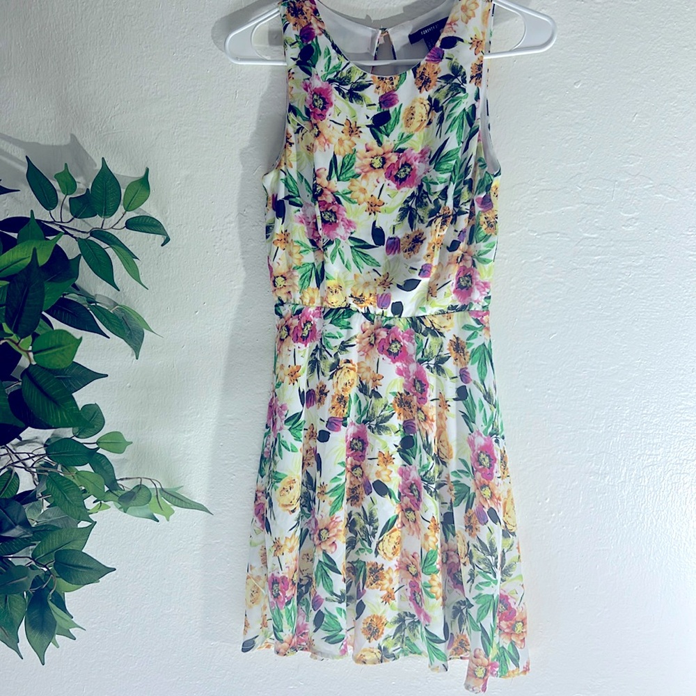Spring dress. Size S. multicolour.